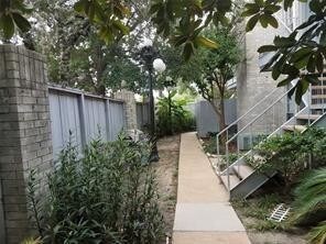 7400 Bellerive Dr in Houston, TX - Building Photo - Building Photo