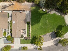 4301 Serena Ave in Oceanside, CA - Foto de edificio - Building Photo