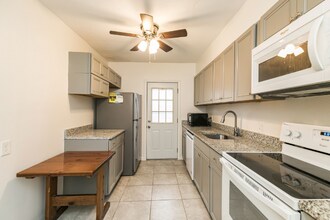 1209 Madison St in Syracuse, NY - Building Photo - Building Photo