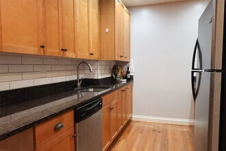 757 Syracuse Ave in University City, MO - Building Photo - Building Photo