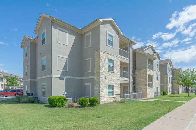 Longhorn Crossing in Fort Worth, TX - Building Photo - Building Photo