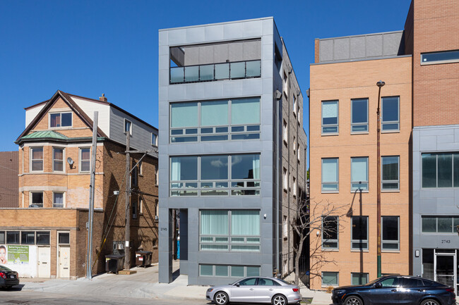 2745 N Ashland Ave in Chicago, IL - Building Photo - Building Photo