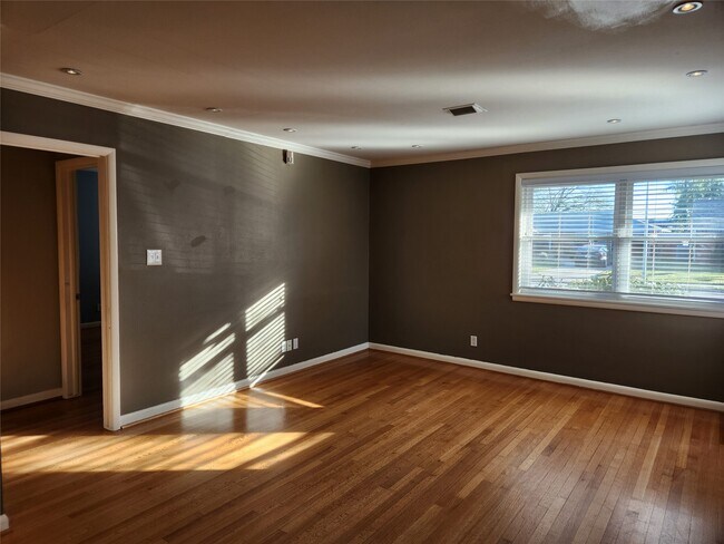 6418 Woodbrook Ln in Houston, TX - Foto de edificio - Building Photo