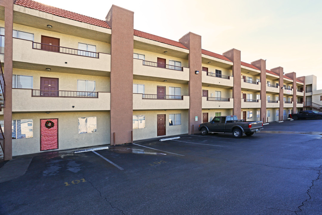 College Court in North Las Vegas, NV - Building Photo