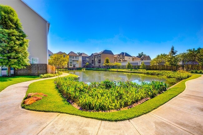 11017 Mikula Dr in Houston, TX - Building Photo - Building Photo