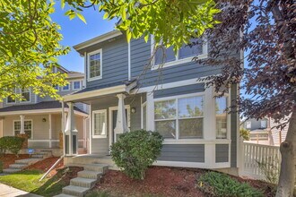 17072 E Wyoming Dr in Aurora, CO - Building Photo - Building Photo