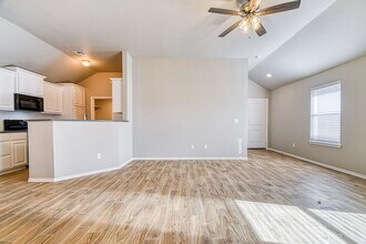 1005 St Cecil in Moore, OK - Building Photo - Building Photo