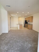 11680 Hamilton Lk Ave in Las Vegas, NV - Building Photo - Building Photo