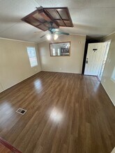 13045 Oak Manor Ct in Willis, TX - Building Photo - Building Photo