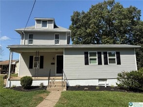 521 Wood St in Emmaus, PA - Building Photo - Building Photo