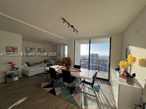 999 SW 1st Ave, Unit # 3012 in Miami, FL - Building Photo - Building Photo