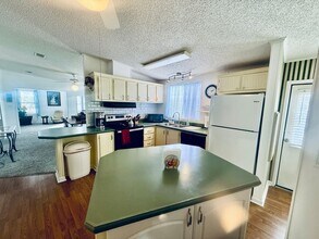 2399 Coconut Palm Dr in Palm Bay, FL - Building Photo - Building Photo