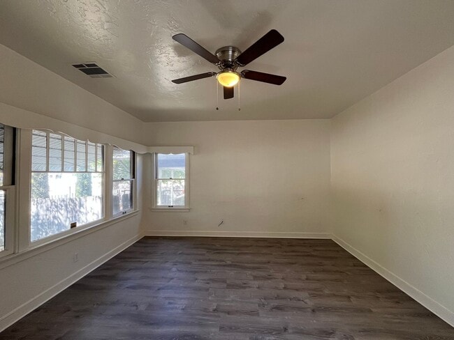 1436 Pine St in Paso Robles, CA - Building Photo - Building Photo