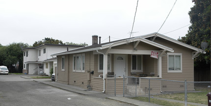 325 Smalley Ave in Hayward, CA - Building Photo - Building Photo