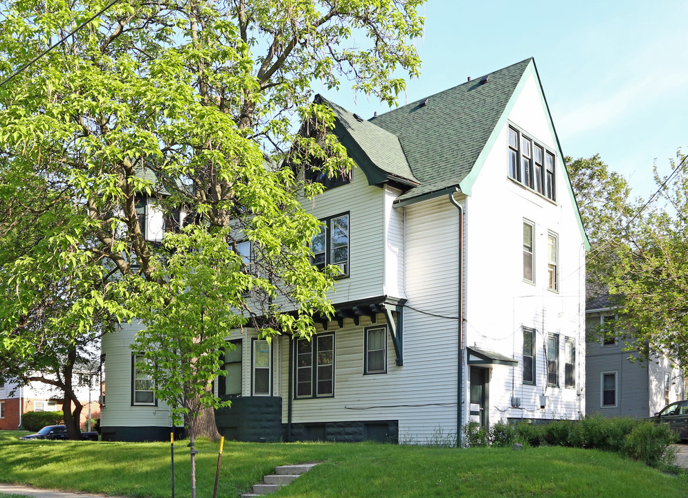 924 S 19th St in Milwaukee, WI - Building Photo