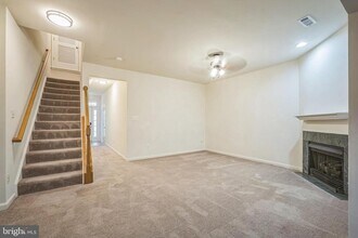 13013 Park Crescent Cir in Herndon, VA - Building Photo - Building Photo