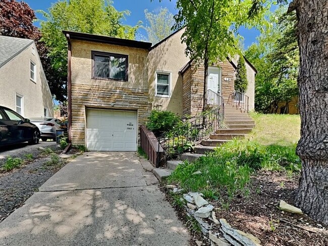 property at 15 Wyoming St E