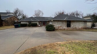 12510 Maple Ridge Rd in Oklahoma City, OK - Building Photo
