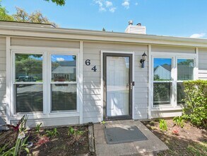 64 Hideaway Dr in Friendswood, TX - Building Photo - Building Photo