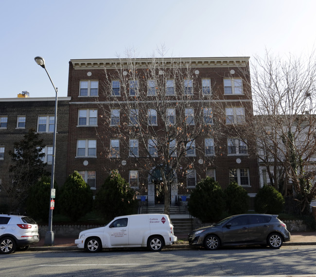 815 Maryland Ave NE in Washington, DC - Building Photo - Building Photo