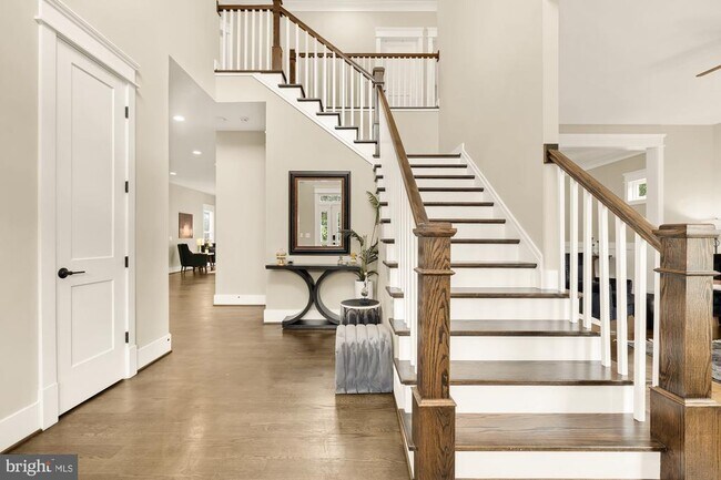 10602 Oak Pl in Fairfax, VA - Building Photo - Building Photo