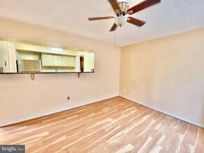 8864 Walutes Cir in Alexandria, VA - Building Photo - Building Photo