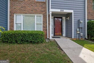 255 Triple Oaks Dr in Tucker, GA - Building Photo - Building Photo