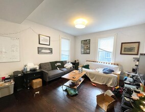 32 Rawson St, Unit 2 in Boston, MA - Foto de edificio - Building Photo