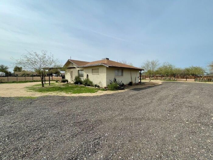 36444 N 10th St in Phoenix, AZ - Building Photo
