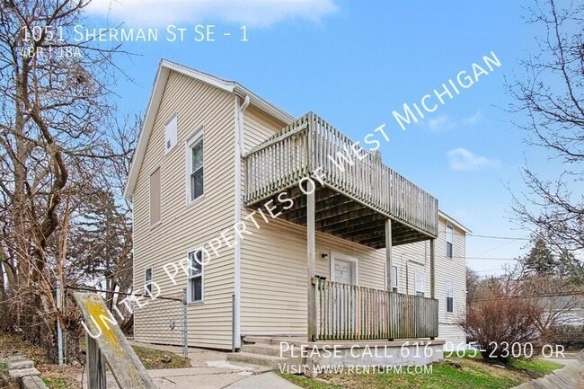 1051 Sherman St SE in Grand Rapids, MI - Building Photo - Building Photo