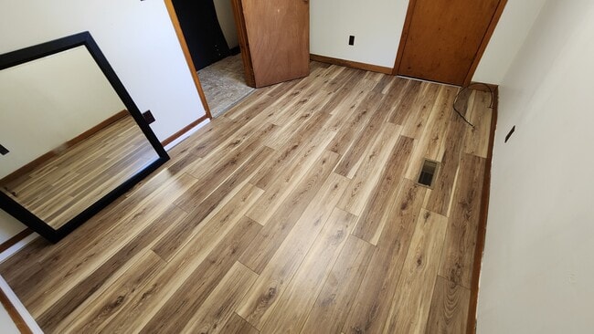 11 Woolerton St, Unit Lower 1 Bedroom in Delhi, NY - Foto de edificio - Building Photo