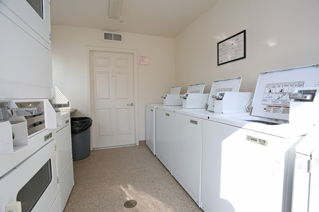 Meridian Family Apartments in Sacramento, CA - Building Photo - Interior Photo