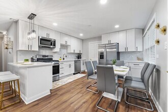 3712 Wren Ln in Rolling Meadows, IL - Foto de edificio - Building Photo