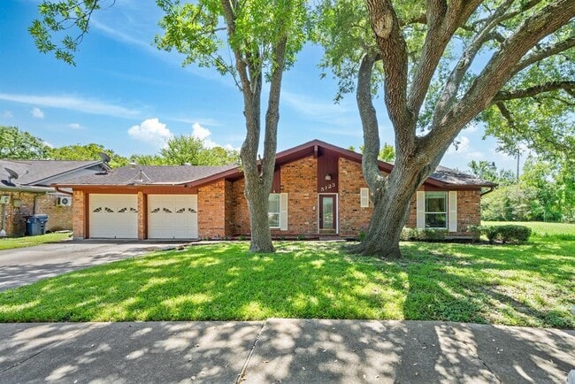 property at 5123 Shady Oaks Ln
