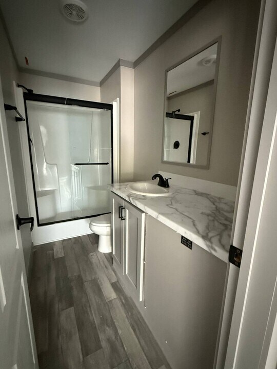 9 La Posada Cir in Austin, TX - Building Photo