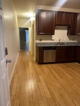 8204 S Marquette Ave, Unit 2 in Chicago, IL - Building Photo - Building Photo