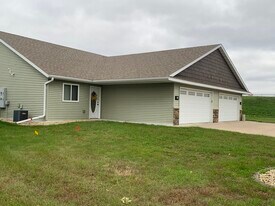 940 E Wisconsin St in Chippewa Falls, WI - Building Photo