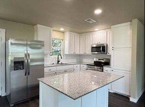 196 County Rd 483 in Lott, TX - Building Photo - Building Photo