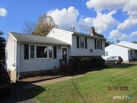 49 Costanzo Ct in Hamden, CT - Building Photo