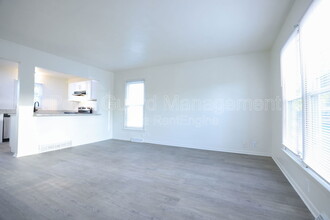 5917 Fort St in Omaha, NE - Foto de edificio - Building Photo