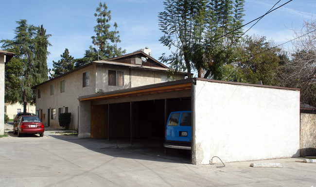 Camelot Court in San Bernardino, CA - Building Photo - Building Photo