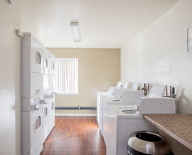 Maude Garden in Sunnyvale, CA - Building Photo - Interior Photo