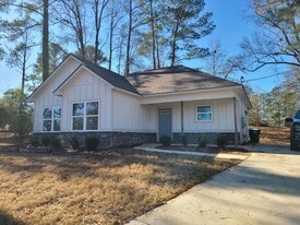 10 Laurel St in Phenix City, AL - Building Photo