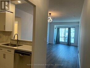18 Lee Centre Dr in Toronto, ON - Building Photo - Building Photo