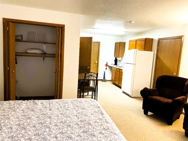 100 Robert Ave in Jasper, MN - Foto de edificio - Building Photo