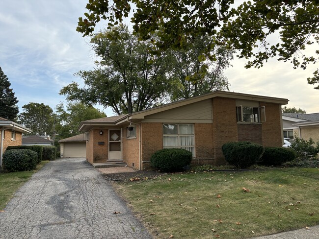 10923 Windsor Dr in Westchester, IL - Building Photo - Building Photo