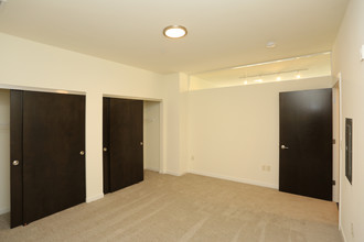 Keystone on Brady in Milwaukee, WI - Building Photo - Interior Photo