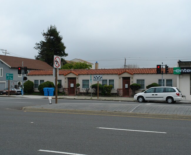 960 El Camino Real in San Bruno, CA - Building Photo - Building Photo