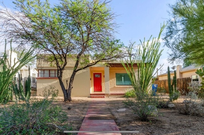 property at 1722 E 9th St