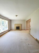 608 Cataract Ave in Waterloo, IA - Building Photo - Building Photo